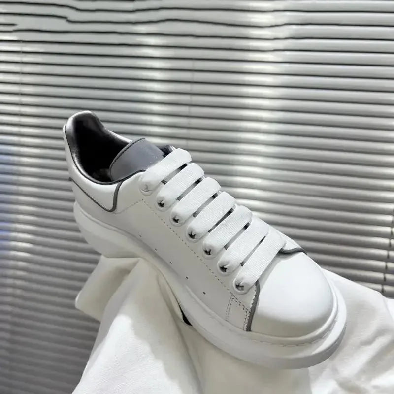 Unisex Flats Elegant Skateboard Shoes White Sneakers